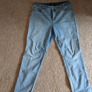 So lifting by chicos jeans